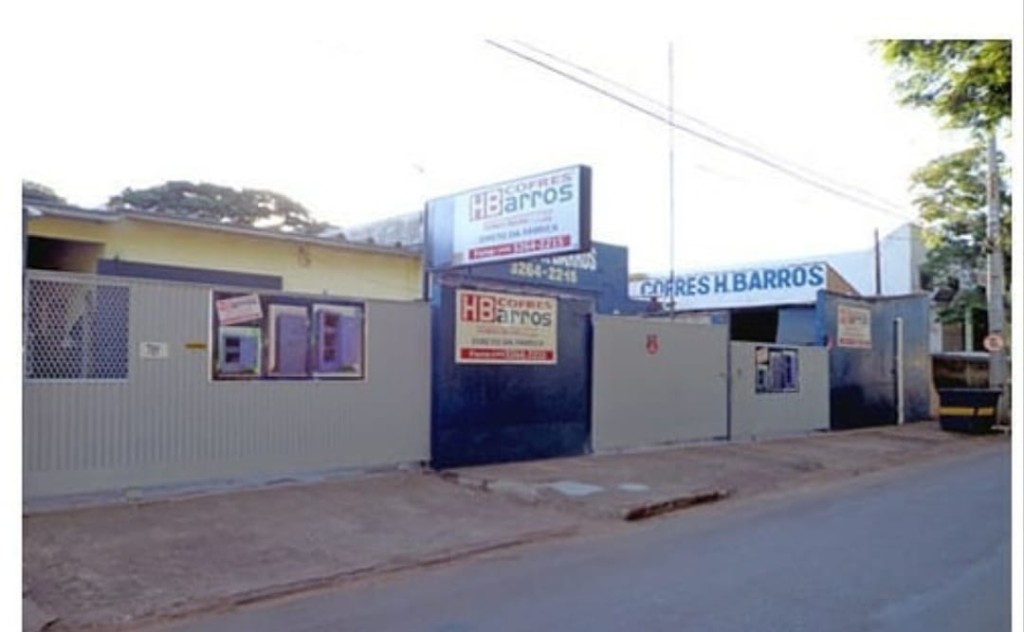 Fachada da fábrica Cofres H. Barros em Sarandi — HB Cofres Barros, direto da fábrica